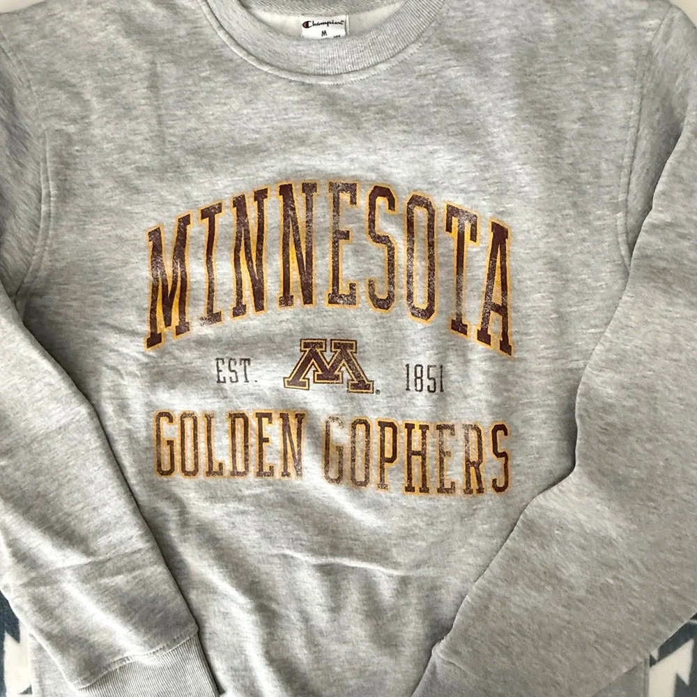 Champion Sweatshirt Mens Medium Grey NWT Minnesota Golden Gophers Crewneck